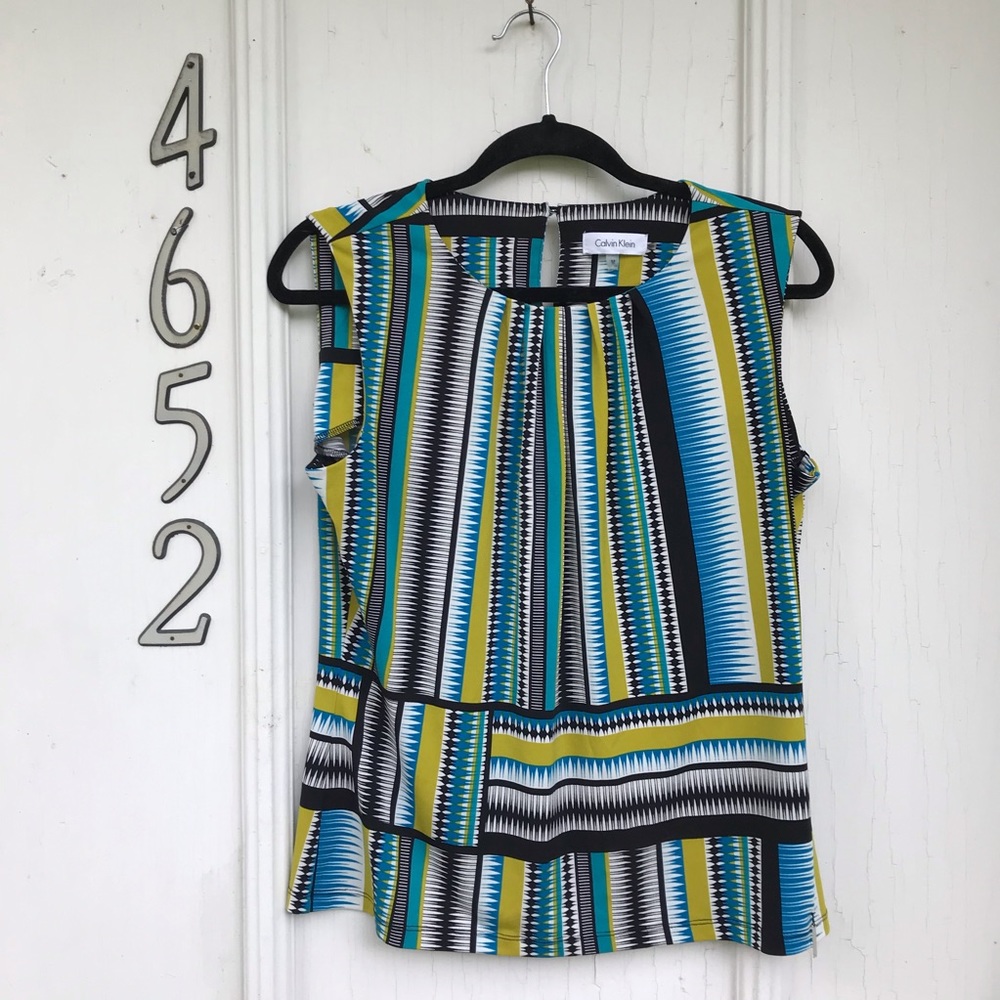 Calvin Klein Sleeveless Graphic Top